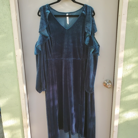 NY Collection Velvet Cold shoulder high low dress - Picture 2 of 7